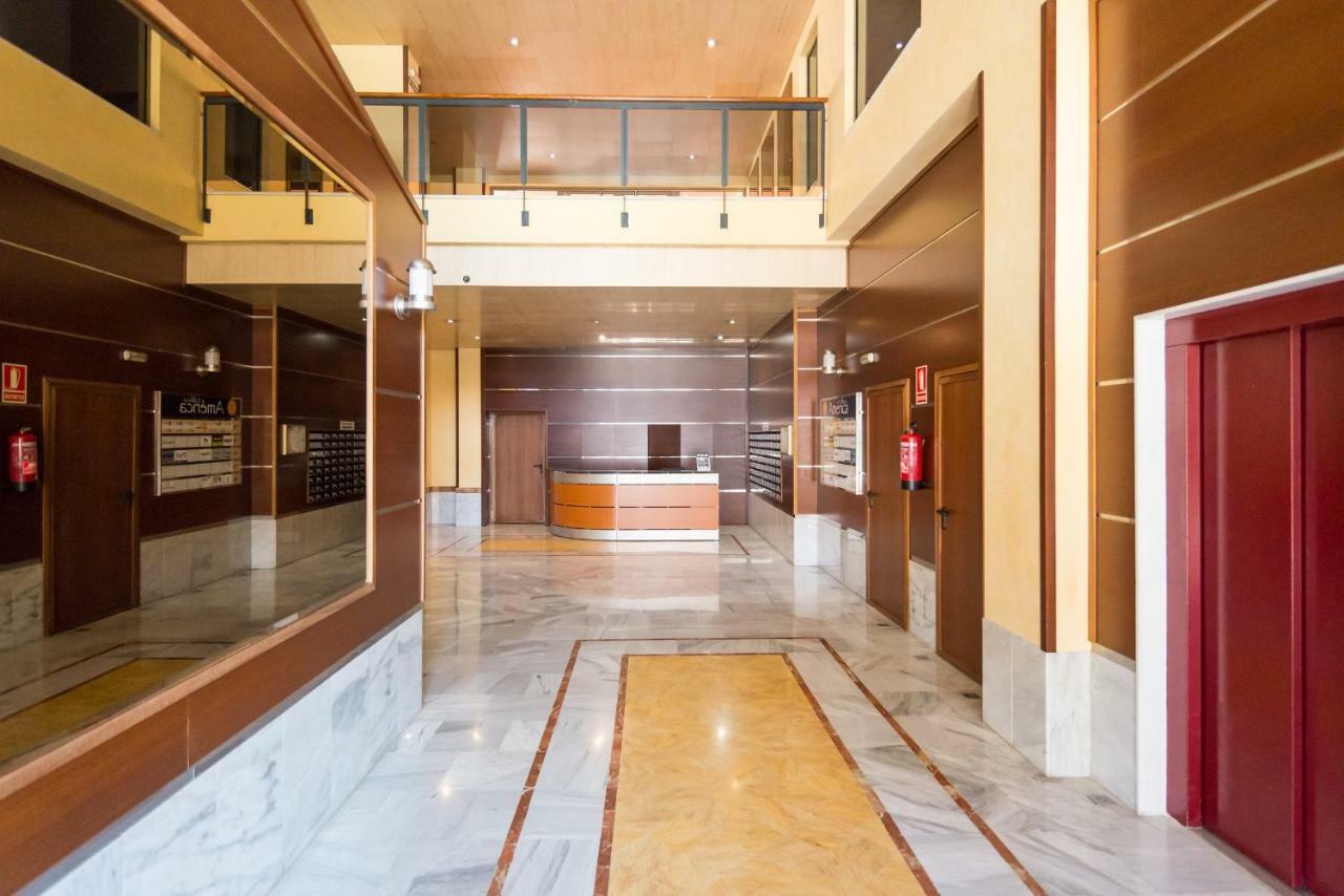 Lu&Cia City Centre Las Americas Malaga Bagian luar foto